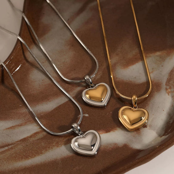 Wholesale Women's Stainless Steel Heart Shape Light Luxury Style Real Gold Plated Love Pendant Necklace