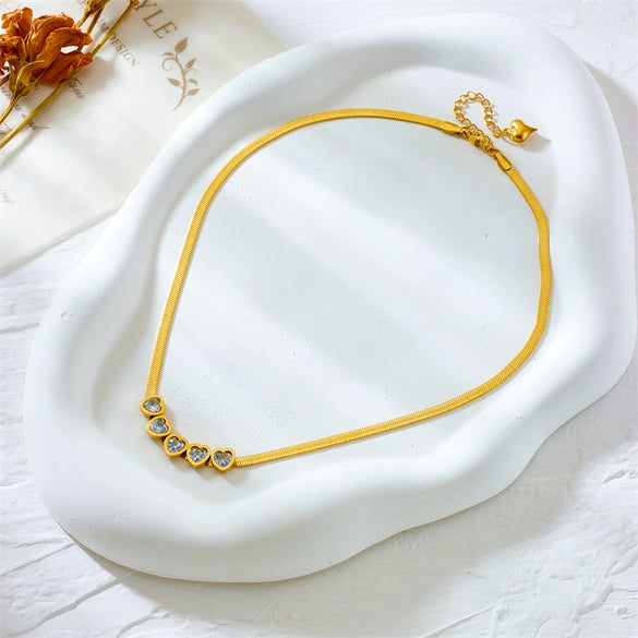 Wholesale Women's Stainless Steel Heart Shape Rhinestone Blade Chain Necklace With Electroplating Design