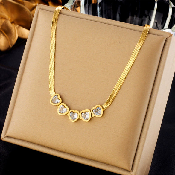 Wholesale Women's Stainless Steel Heart Shape Rhinestone Blade Chain Necklace With Electroplating Design