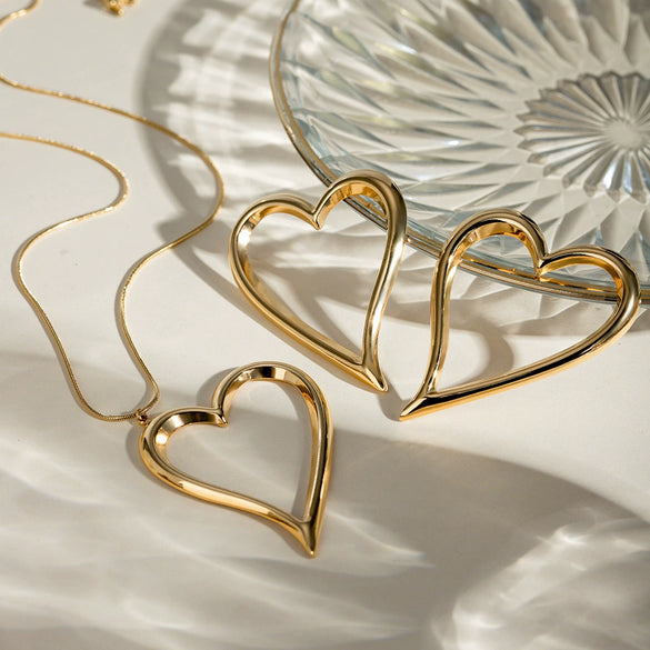 Wholesale Women's Stainless Steel Heart Twist Love Line Electroplated Earrings