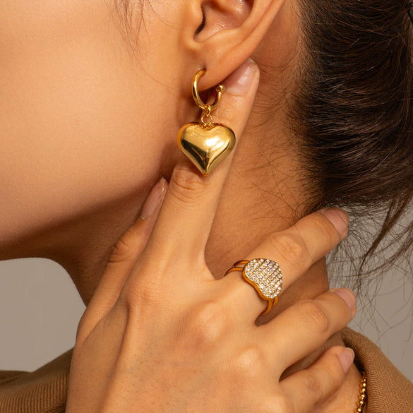 Wholesale Women's Stainless Steel Heartshaped Geometric Light Luxury Earrings With Electroplating