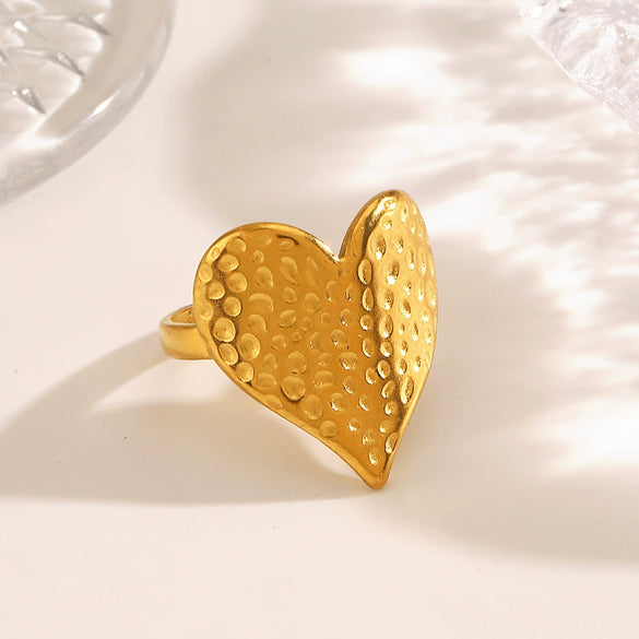 Wholesale Women's Stainless Steel Heartshaped Hammer Pattern 18K Goldplated Ring