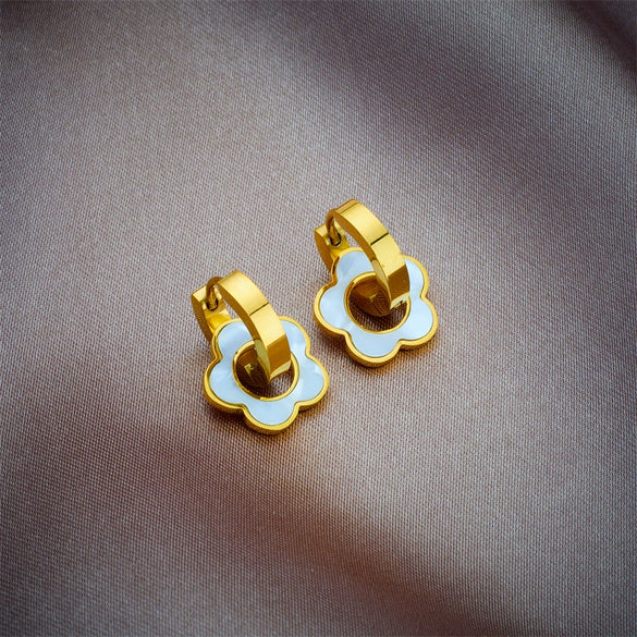 Wholesale Women's Stainless Steel Hollow Flower Shape Earrings With White Shell Electroplated