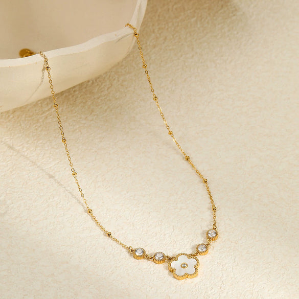 Wholesale Women's Stainless Steel 18K Electroplated Geometric Design Clavicle Necklace