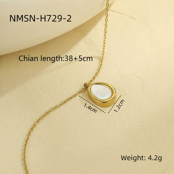 Wholesale Women's Stainless Steel 18K Electroplated Geometric Design Clavicle Necklace