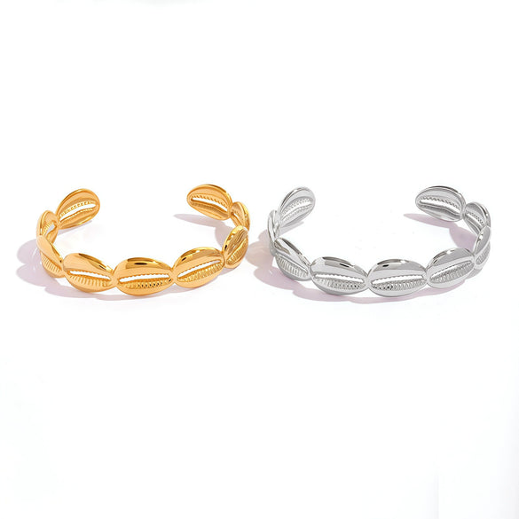 Wholesale Women's Stainless Steel 18K Electroplated Oceanthemed Shell Bracelet With Instagram Style