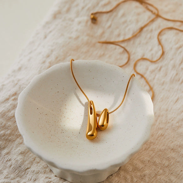 Wholesale Women's Stainless Steel 18K Gold Electroplated Geometric Hollow Necklace For Clavicle