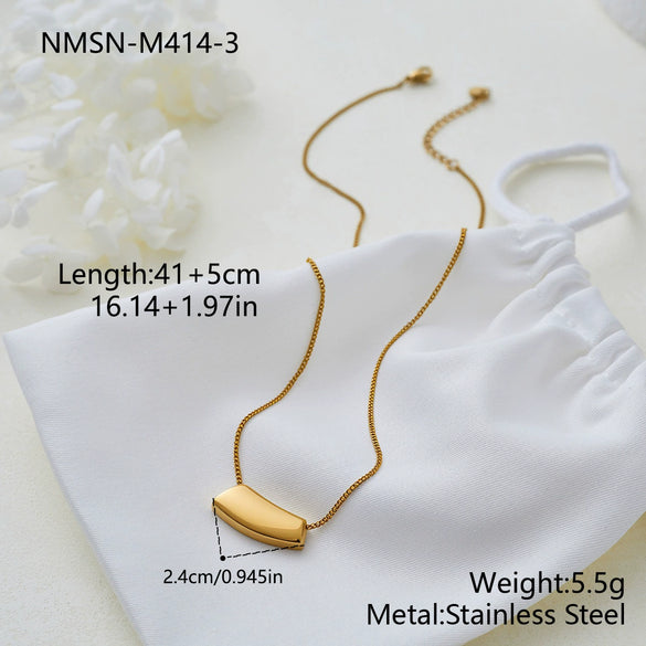 Wholesale Women's Stainless Steel 18K Gold Electroplated Geometric Hollow Necklace For Clavicle