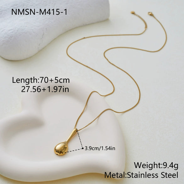 Wholesale Women's Stainless Steel 18K Gold Electroplated Geometric Hollow Necklace For Clavicle