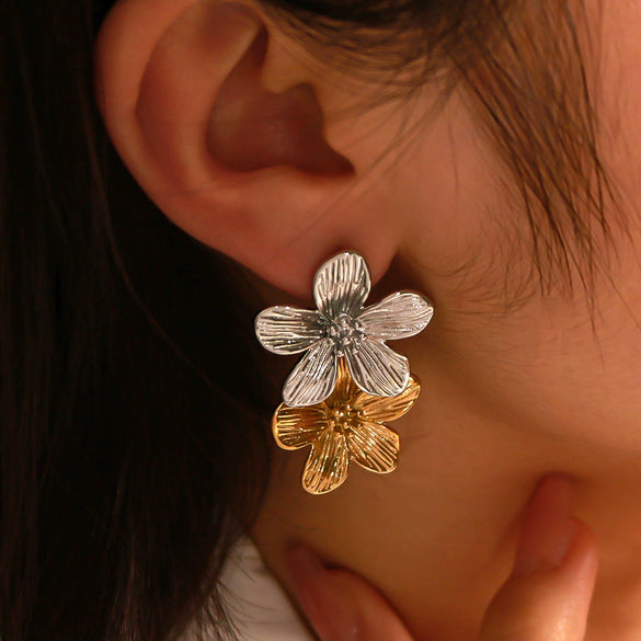 Wholesale Women's Stainless Steel 18K Gold Plated Flower Design Earrings With Advanced Design Sense And Retro Style