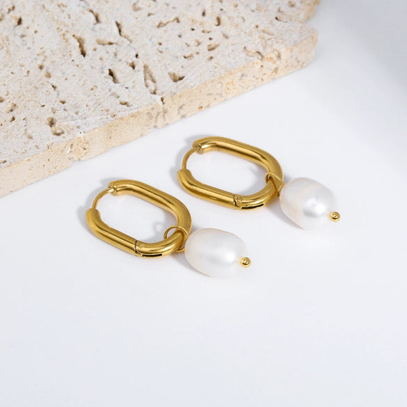 Wholesale Women's Stainless Steel 18K Gold Plated U Shaped Freshwater Pearl Earrings With Pvdp Furnace Real Gold Treatment