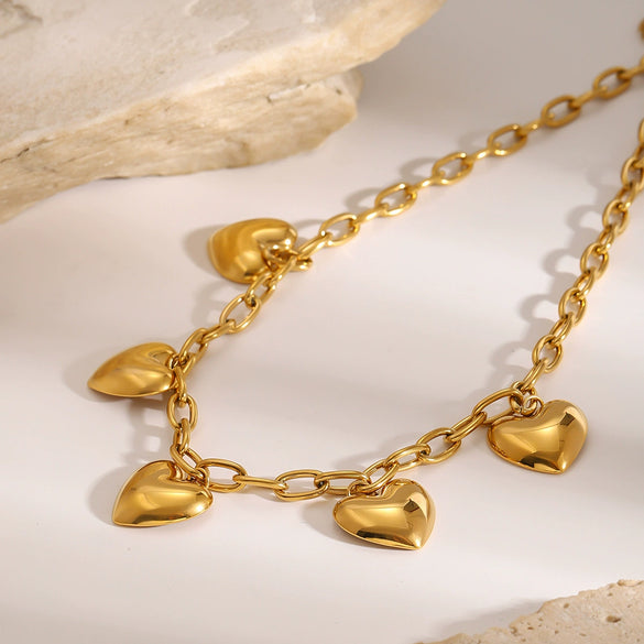 Wholesale Women's Stainless Steel Love Heart Shape Pendant Necklace With Electroplating Treatment