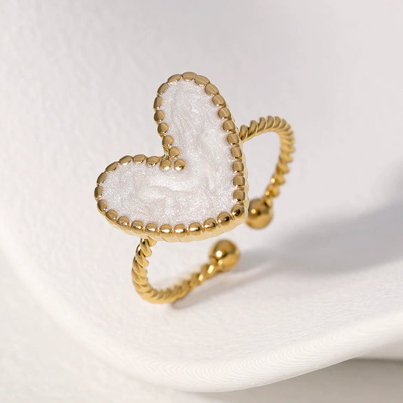 Wholesale Women's Stainless Steel Love Heartd Light Luxury Ring With Electroplating