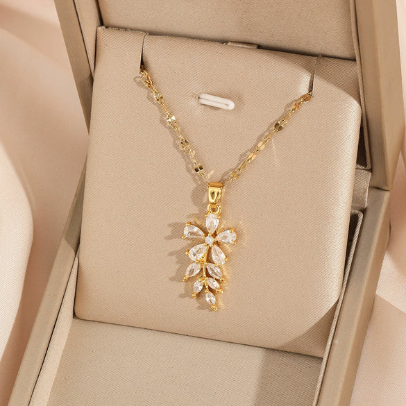 Wholesale Women's Stainless Steel Necklace With Mixed Gemstone Setting Flower Pendant Electroplated Lip Chain Simple Geometric Style