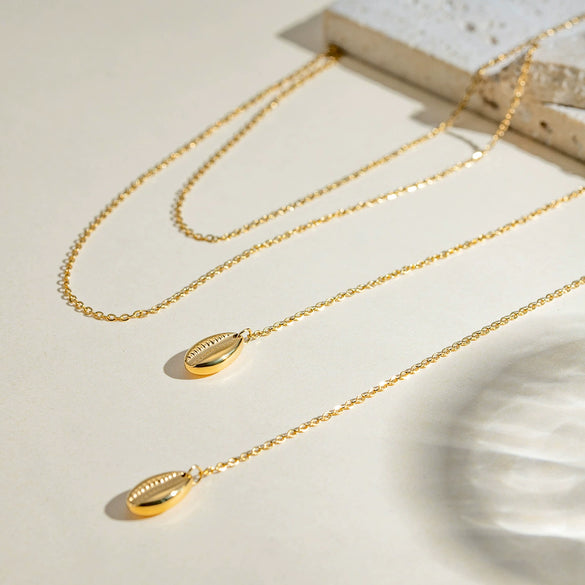 Wholesale Women's Stainless Steel Ocean Series Geometric Shell Pendant Necklace With Electroplating