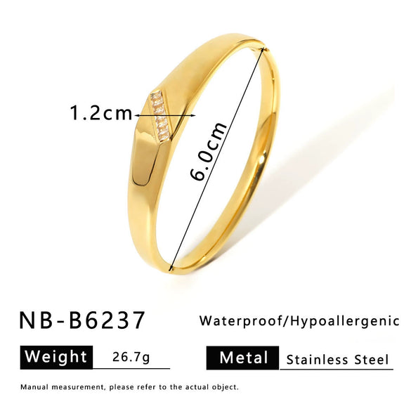 Wholesale Women's Stainless Steel Quadrilateral Bracelet With Diamond Texture 18K Gold Plated By Vacuum Plating In Furnace