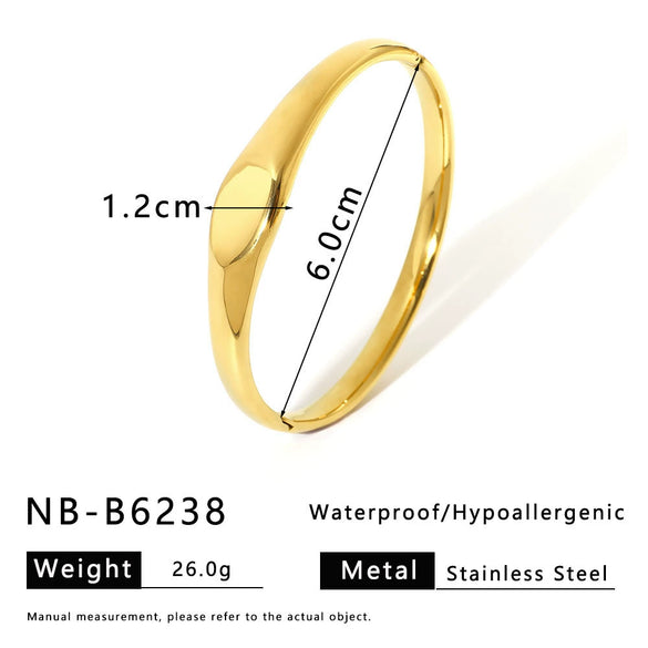 Wholesale Women's Stainless Steel Quadrilateral Bracelet With Diamond Texture 18K Gold Plated By Vacuum Plating In Furnace