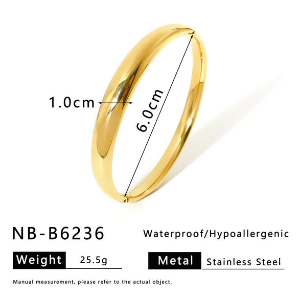 Wholesale Women's Stainless Steel Quadrilateral Bracelet With Diamond Texture 18K Gold Plated By Vacuum Plating In Furnace