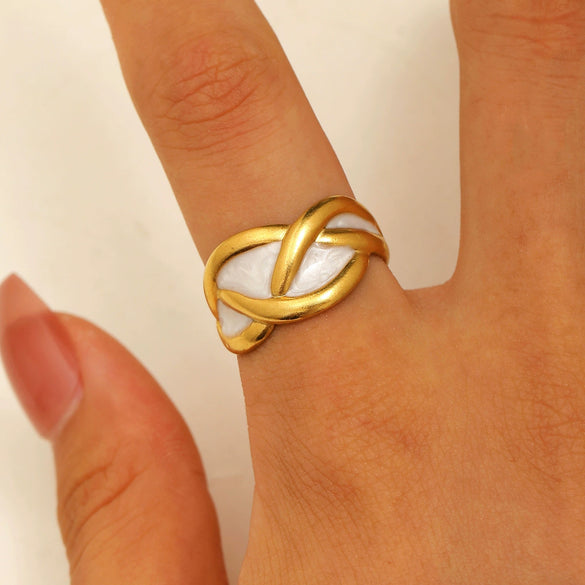 Wholesale Women's Stainless Steel Ring Retro Inlaid Colored Stone Geometric Star Pattern Electroplated