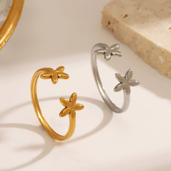 Wholesale Women's Stainless Steel Simple Flower Ring 18K Gold Plated With Electroplating