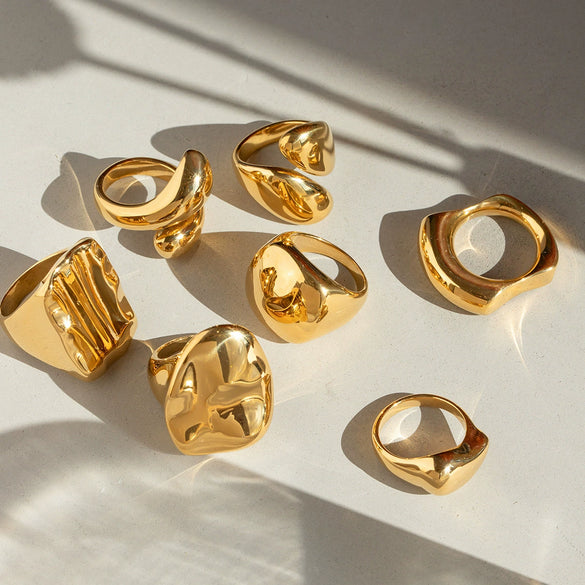 Wholesale Women's Stainless Steel Smooth Ring With Geometric Pattern In French Retro Style And Electroplating Treatment