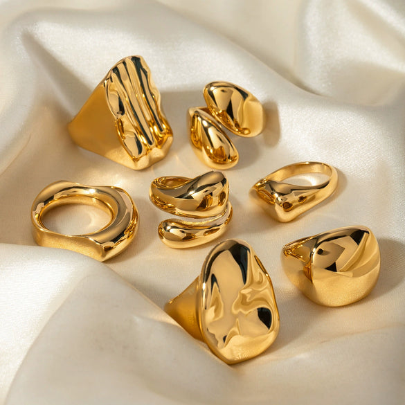Wholesale Women's Stainless Steel Smooth Ring With Geometric Pattern In French Retro Style And Electroplating Treatment