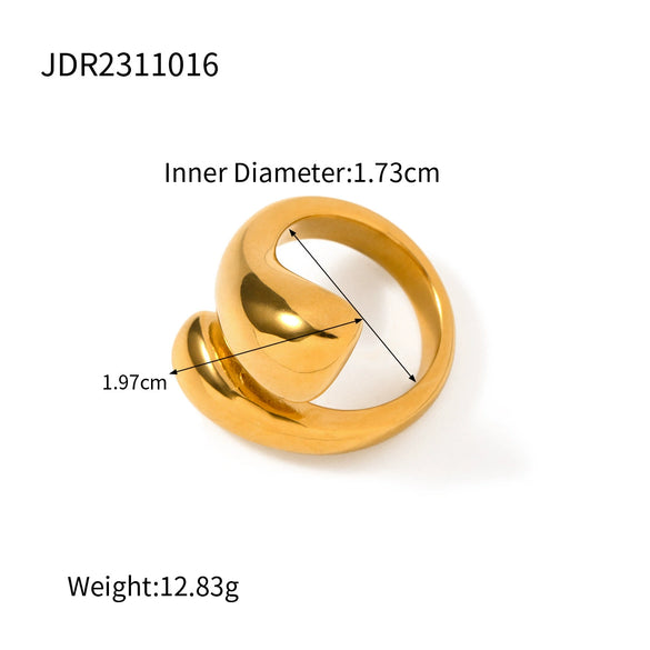 Wholesale Women's Stainless Steel Smooth Ring With Geometric Pattern In French Retro Style And Electroplating Treatment