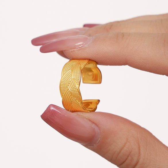 Wholesale Women's Stainless Steel Twist Woven Open Ring With Geometric Pattern 18K True Gold Plated
