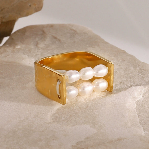 Wholesale Women's Stainless Steel U Shape Geometric Pearl Ring With Electroplating