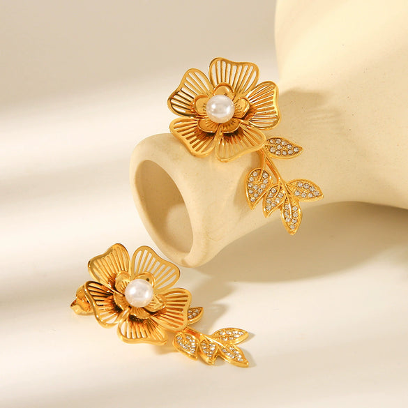 Wholesale Women's Stainless Steel Vintage Flower Leaf Geometric Earrings With Electroplating