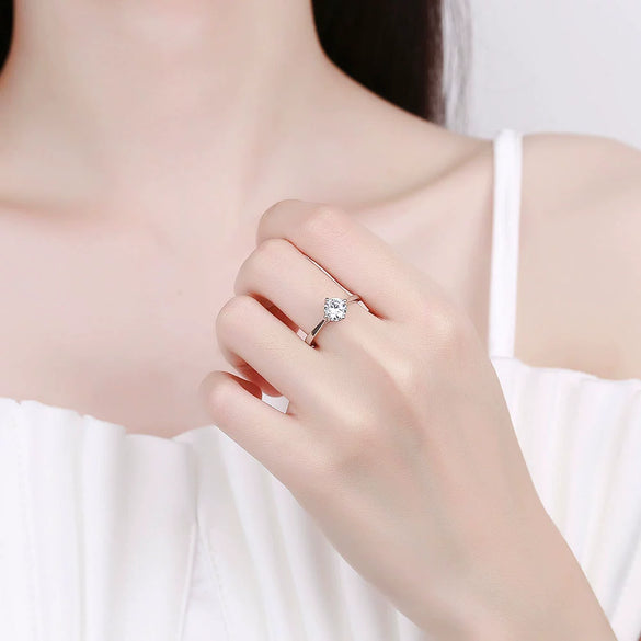 Wholesale Women's 925 Sterling Silver Geometric Single Diamond Four Claw Ring With Electroplating