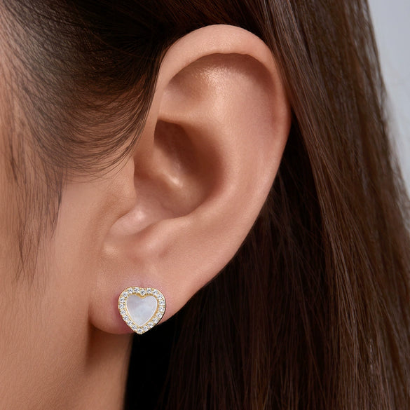 Wholesale Women's 925 Sterling Silver Heartshaped Stud Earrings With Diamond Design