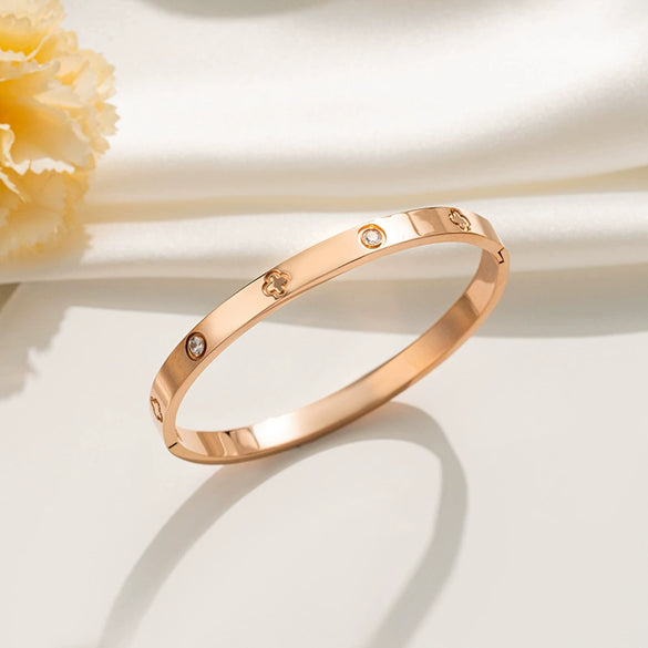 Wholesale Women's Summer Fashion High Sense Love Zircon Buckle Bracelet Titanium Steel 18K Gold Plated Set With Diamonds