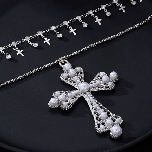 Wholesale Women's Sweet And Cool Flower Pattern Zinc Alloy Electroplated Cross Pendant Necklaces