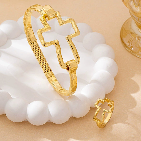 Wholesale Women's Sweet And Cool Style Geometric Alloy Electroplated Hand Jewelry And Earrings Set