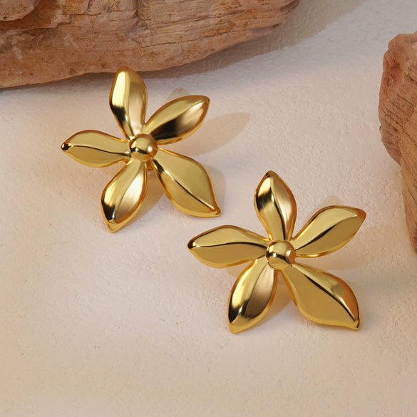 Wholesale Women's Sweet Elegant Flower Titanium Steel Earrings With Electroplating