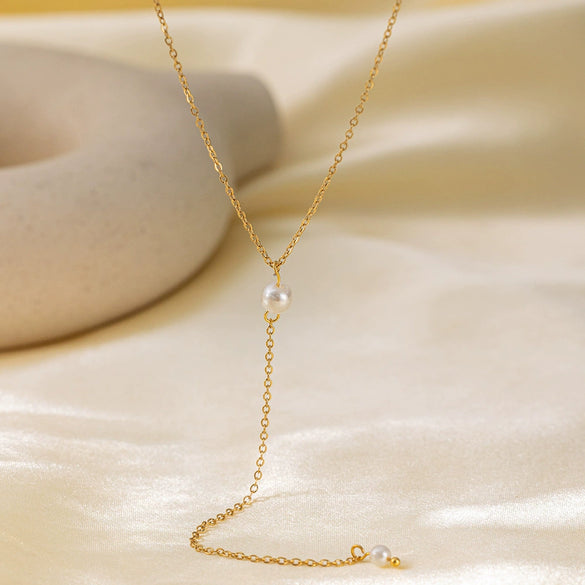 Wholesale Women's Sweet Fashionable Nonfading Electroplated Titanium Steel Necklace With Heart And Flower Patterns