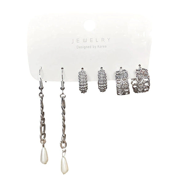 Wholesale Women's Sweet Geometric Artificial Pearl And Alloy Fishtail Moon Earrings Set With Pearl Inlaid