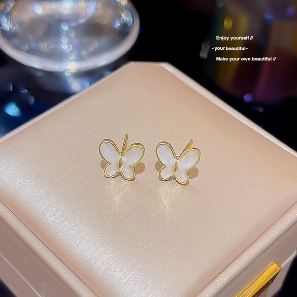 Wholesale Women's Sweet Geometric Copper And 925 Silver Earrings Set With Pearls