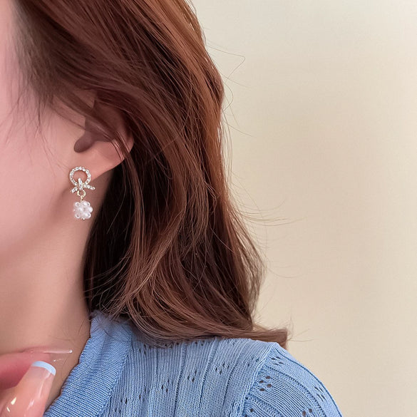 Wholesale Women's Sweet Geometric Copper And 925 Silver Earrings Set With Pearls