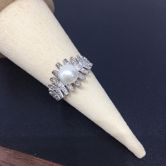 Wholesale Women's Sweet Style Freshwater Pearl Ring Copper 18K Gold Electroplated Microinlaid Zircon Fishbone Flat Round And Bun Round