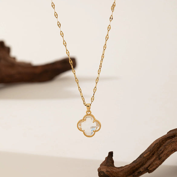 Wholesale Women's Titanium Steel And Copper Four Leaf Clover Electroplated Necklace And Lip Chain Jewelry
