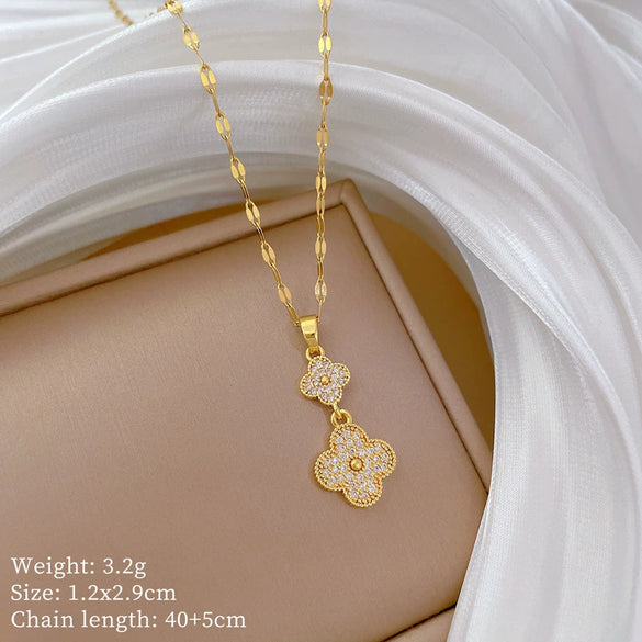 Wholesale Women's Titanium Steel And Copper Necklace With Geometric Pattern And Diamond Treatment Featuring Four Leaf Flower Design
