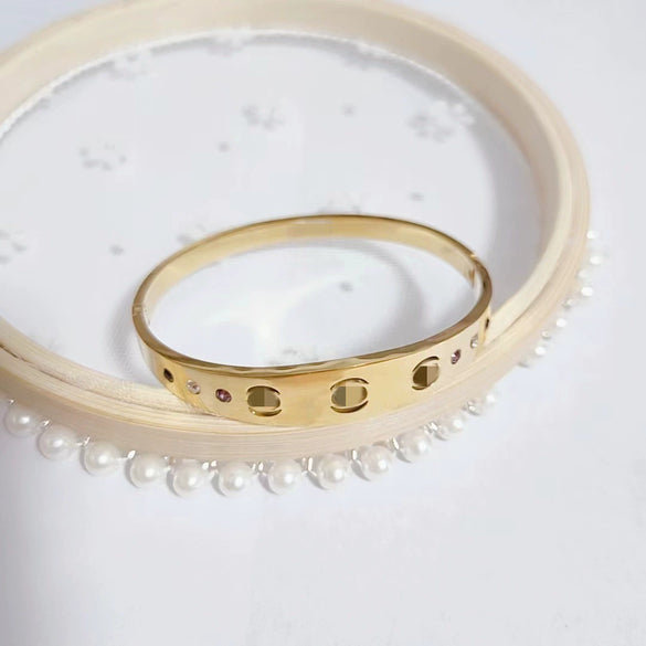 Wholesale Women's Titanium Steel Bracelet In Rose Gold Color With Polish Finish French Retro And Minimalist Style