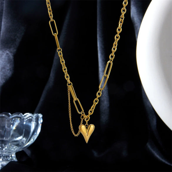Wholesale Women's Titanium Steel Clavicle Chain With Heart Shape Pendant And Electroplating Treatment