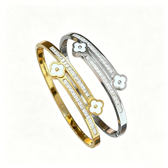 Wholesale Women's Titanium Steel Doublerow Starry Sky Fourleaf Clover Bracelet With Exquisite Shellinlaid Light Luxury Clasp And Polish Design