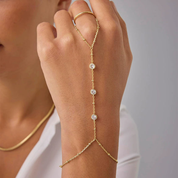 Wholesale Women's Titanium Steel Fashion Bracelet With Small Round Drilled Piece 18K Gold Plated Geometric Pattern Electroplated