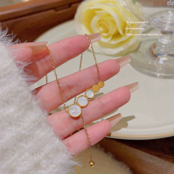 Wholesale Women's Titanium Steel Fresh Flower Pendant Necklace With Mixed Gem Micro Inlay Ochain