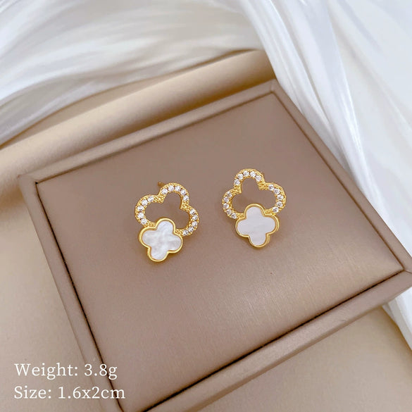 Wholesale Women's Titanium Steel Geometric Electroplated Lucky Grass Shell Micro Necklace And Earrings Set