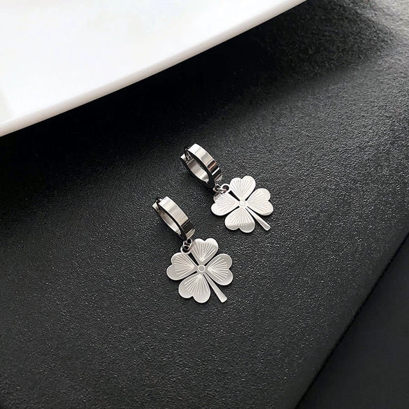 Wholesale Women's Titanium Steel Geometric Gold Inlaid Fourleaf Clover Ear Buckle Earrings Light Luxury Style